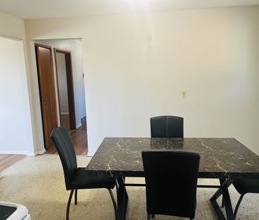 For Lease - 157 Schweitzer Street, Waterloo, Ontario - Photo 5