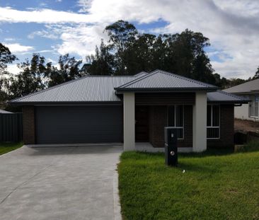 Central Location 4 Bedroom Home - Photo 1