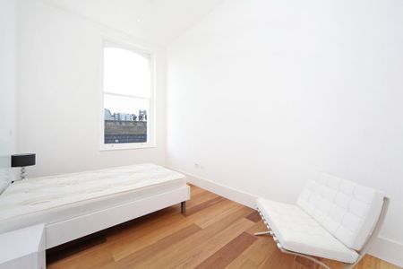 Wells Road, Shepherd's Bush, W12, London - Photo 3