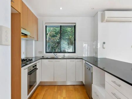 “Modern Townhouse” - Photo 5