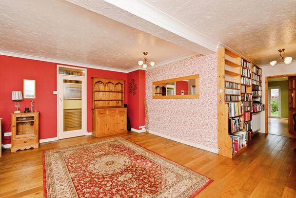 3 bedroom bungalow to rent - Photo 1