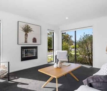 Sunny 4-Bedroom Ex Showhome - Photo 1