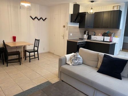 T2 EN HYPER CENTRE VILLE SUR COUR INTERIEURE - Photo 3