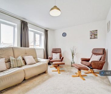 3 bedroom semi-detached house to rent - Photo 3