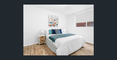 FULLY FURNISHED STYLISH 2 BEDROOMS APARTMENT - Photo 3