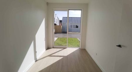 Karaka - 4 Bedrooms with 3 Bathrooms - Photo 2