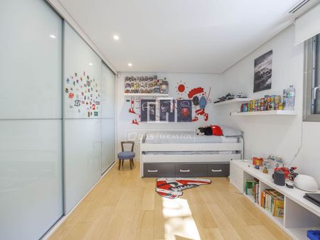 Excellent 4 Bedroom house / villa with 80m² terrace for rent in Godella / Rocafort - Photo 5