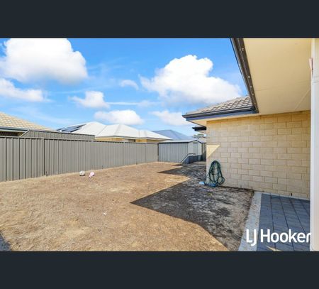 12 Hamsterley Way, Hilbert, WA 6112 - Photo 4