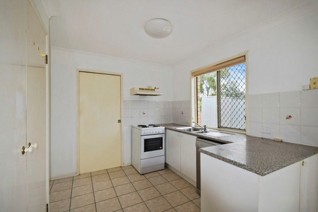 35 Streamview Crescent, Springfield QLD 4300 - House For Rent | Domain - Photo 2