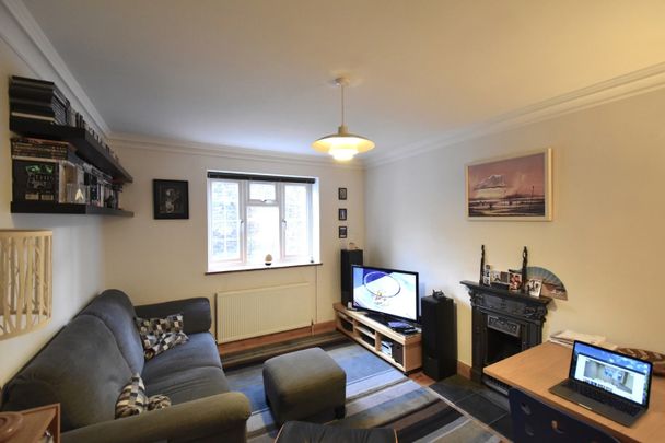 2 Bed Flat, Dunn Street, E8 - Photo 1