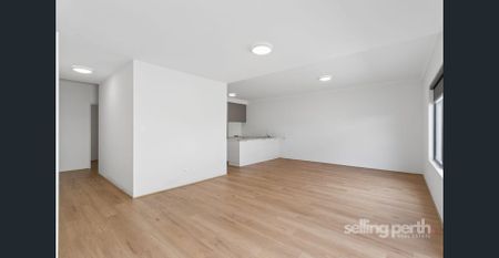 LARGE 2 BEDROOM 2 BATHROOM APARTMENT IN CONVENIENT LOCATION - Photo 3