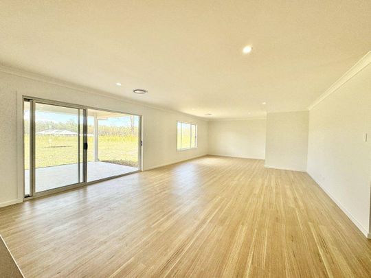 Only 12 months old & Move In Ready! - Photo 1