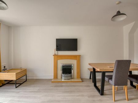 2 bedroom terraced house to rent - Photo 4