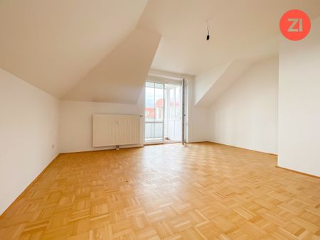 Geförderte 3- Zimmer Wohnung inkl. Loggia und Stellplatz! Einbau einer Küche möglich - Photo 2