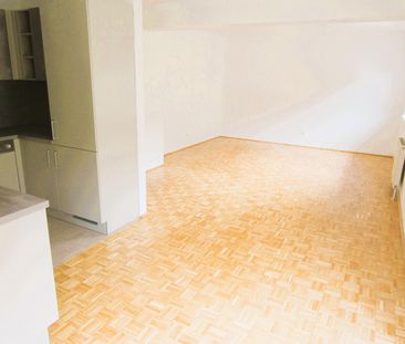 Helle und großzügige 3-Zimmer-Wohnung mit Balkon - Foto 1