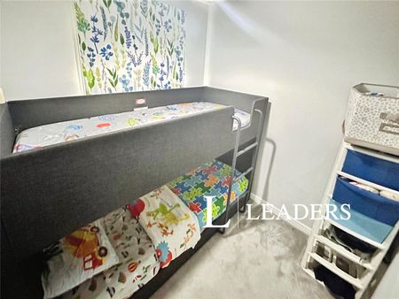 3 bedroom house to rent Ovaldene Way, ST4 - Photo 4