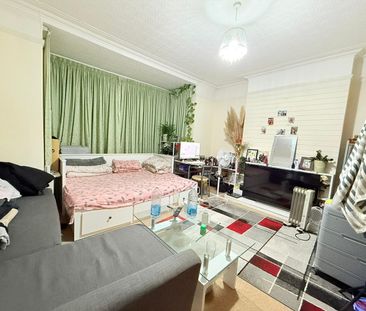 Room in a Shared House, Longley Road, HA1 - Photo 2