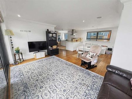 The Shore, The Leas, Westcliff-on-sea, SS0 - Photo 4