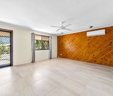 Sparkling Blue Swimming Pool - Located Near Everything! - Photo 1