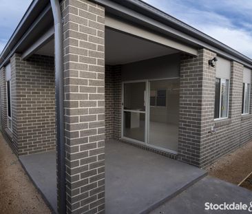 4 Dome Avenue, Donnybrook, Vic 3064 - Photo 3