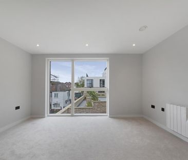 3 bedroom flat to rent - Photo 2