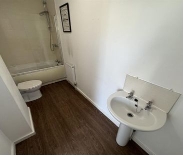 Property to rent - Photo 5