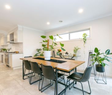 Stunning 4-Bedroom Home in Greenvale - Photo 4