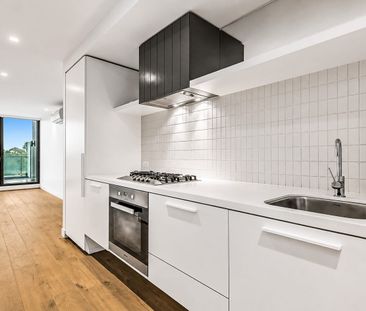 City-Edge Convenience Meets Relaxed Parkside Lifestyle - Photo 5