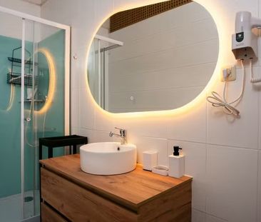 Carrer del Comte dUrgell, Barcelona, Catalonia 08011 - Photo 2