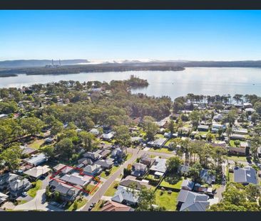 Spacious 4-Bedroom Home Offering Comfort, Style & Lakeside Convenience - Photo 1