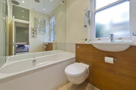 St Anns Villas, W11 - Photo 2