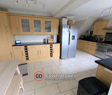 4 bedroom end of terrace house to rent - Photo 5