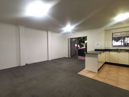 2 Bedroom Apartment Located in the Heart of Burwood - Photo 3