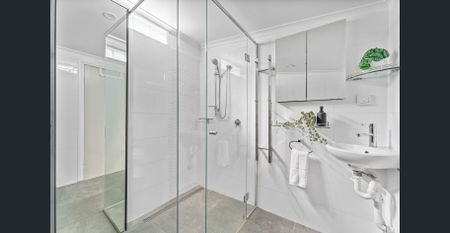 Charming Weatherboard Home - Photo 4