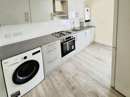 2 bedroom apartment to rent - Photo 2