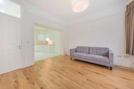 3 bedroom flat to rent - Photo 5