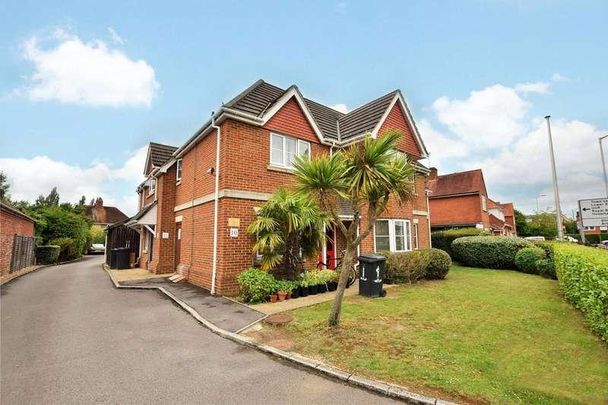 Highclere Court, Whitley Wood Road, Reading, Berkshire, RG2 - Photo 1
