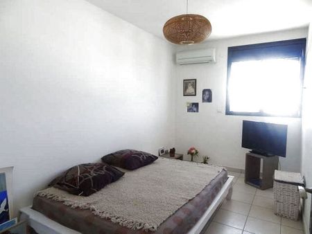 Location Appartement 3 pièces 58m² ST PIERRE 97410 - Photo 4