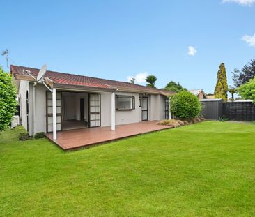 **Spacious 3-Bedroom Family Home for Rent in Pukete, Hamilton** Loc... - Photo 3