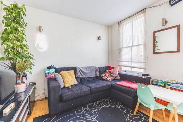 2 bedroom flat to rent - Photo 1