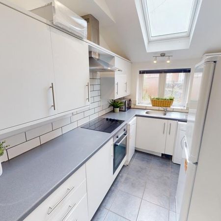 2 bedroom ground floor flat to rent - Photo 4