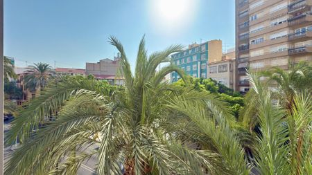 Apartment in the Heart of Alicante with Spectacular Views - Photo 3