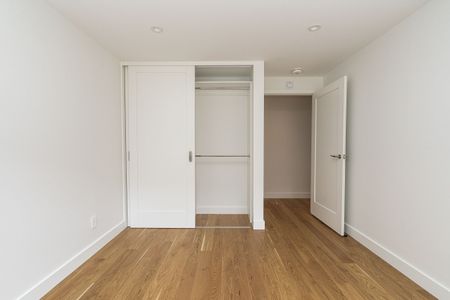 150 The Donway West - Photo 4