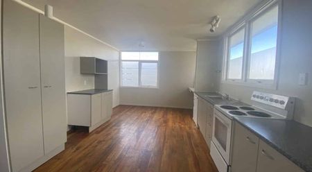 b/61 Te Aute Road, Havelock North, Hastings - Photo 2