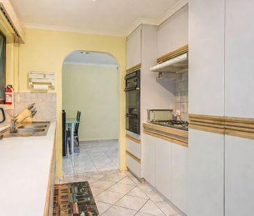 Immaculate Family Living in a Prime Wyndham Vale Location - Photo 3