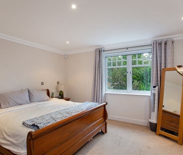 4 bedroom semi-detached house to rent - Photo 4