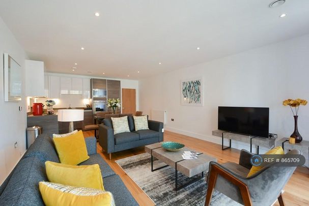 3 bedroom flat to rent - Photo 1