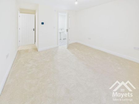 3 bedroom semi-detached house to rent - Photo 5