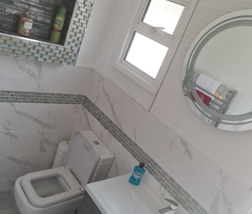 1 bedroom in a house share to rent - Photo 3