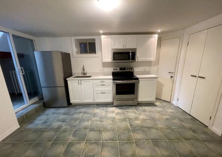 For Lease - 266 Glenlake Avenue Unit# #Lower, Toronto, Ontario - Photo 3